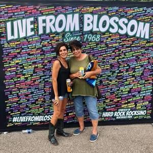 Meet your Posher, Lois